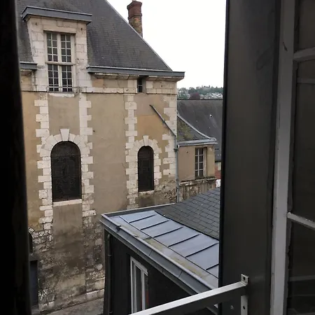A 2 Mn A Pied De La Gare De