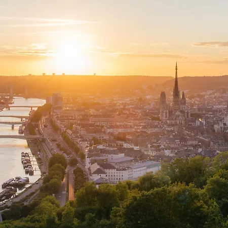 Apartment A 2 Mn A Pied De La Gare De *